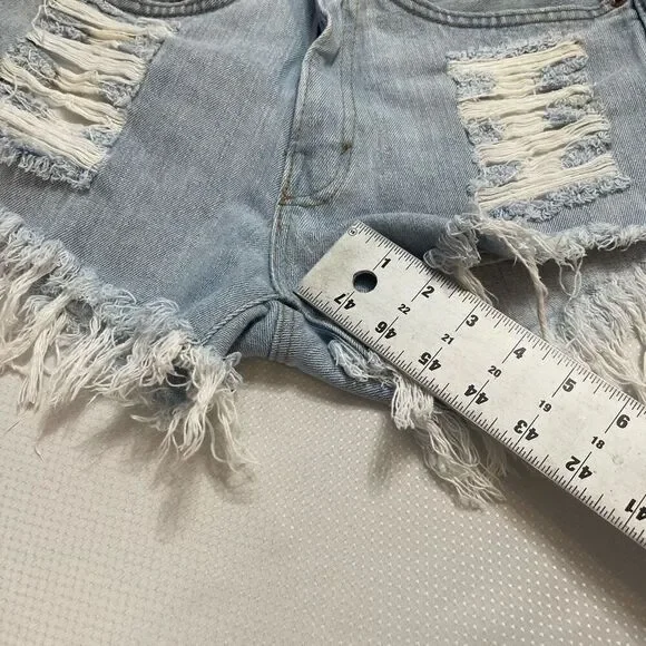 Levi’s Light Wash Destroyed Denim Shorts Size 28 See Measurements